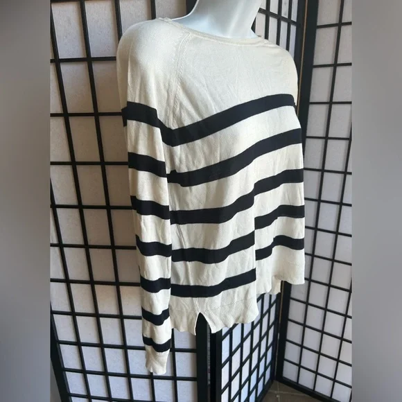 ZARA Striped Black and White Women's Top size small - Picture 5 of 7